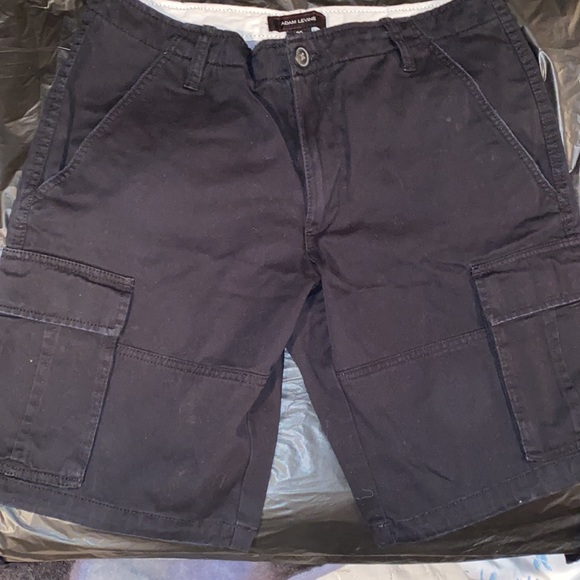 Adam Levine size 32 black cargo shorts with bottom leg ties - Picture 3 of 6